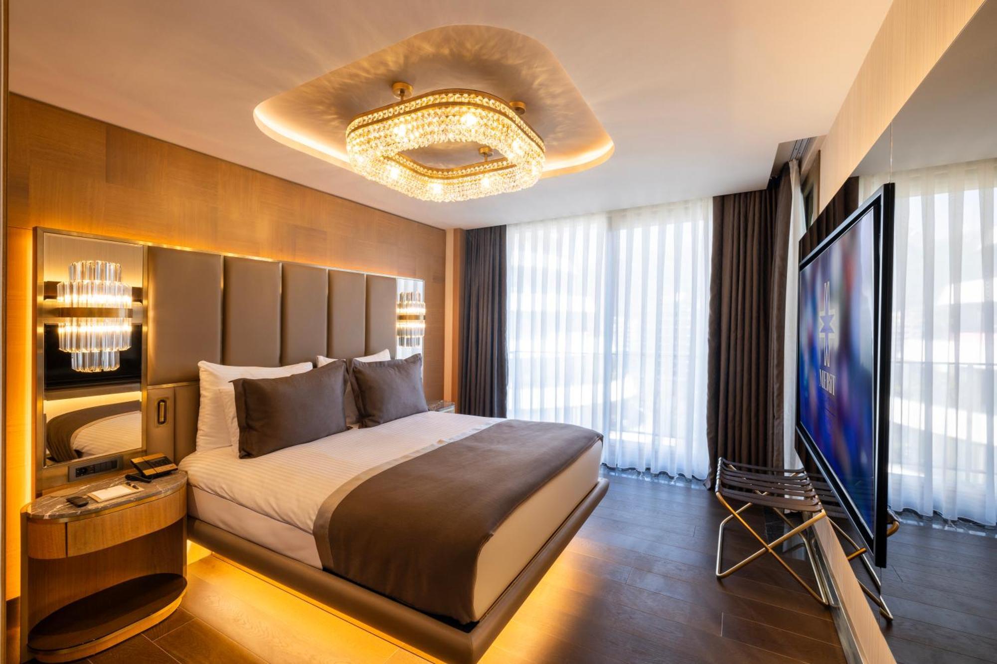 Merit Starlit Hotel & Residences Будва Экстерьер фото